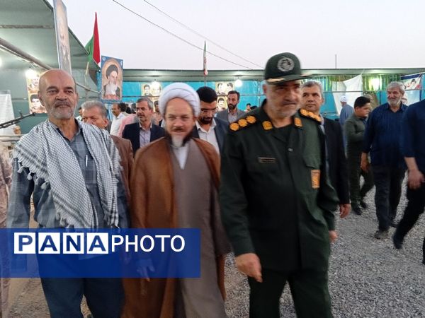 بازدید روسای ادارات خلیل آباد از دومین کنگره ملی شهید مدرس (ره) و ۱۲۲۲ شهید منطقه ترشیز کهن 