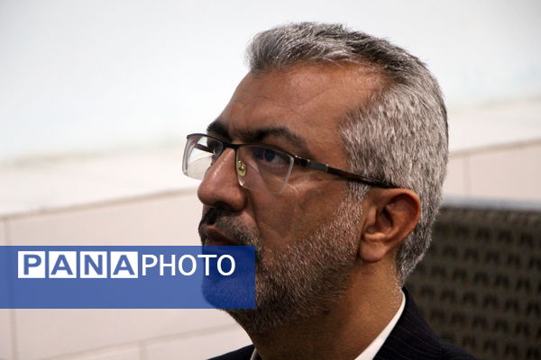 رونمایی از کتاب «علاقه‌بند مردم» در یزد 