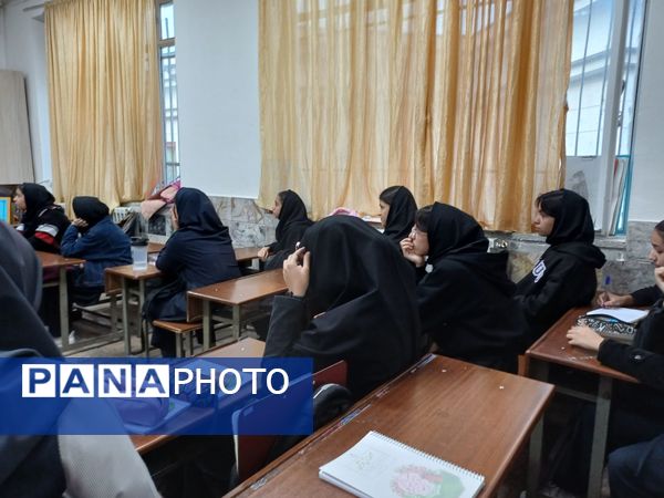 کارگاه آموزشی مشاوره در دبیرستان مطهره ناحیه ۶ مشهد