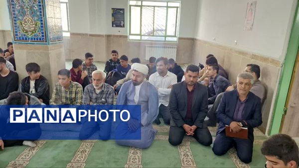 یادواره شهدای دانش‌آموز دبیرستان نمونه علامه امینی سی‌سخت