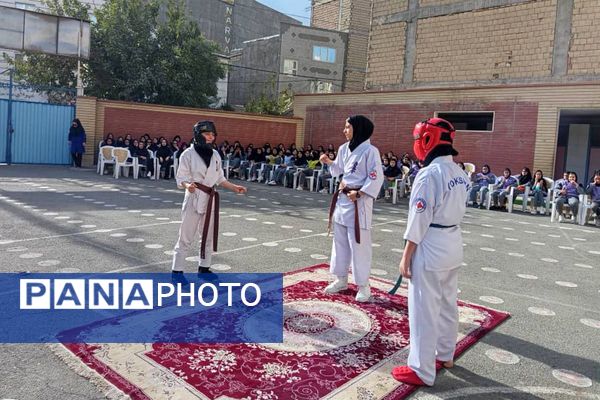 برگزاری المپیاد ورزشی دورن‌مدرسه‌ای در مدرسه حضرت خدیجه(س)بهارستان‌دو