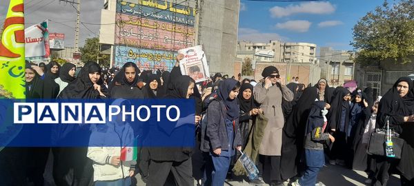 حضور باشکوه و جلوه گر دانش آموزان و اقشار مردم شهرستان شیروان در راهپیمایی ۱۳ آبان