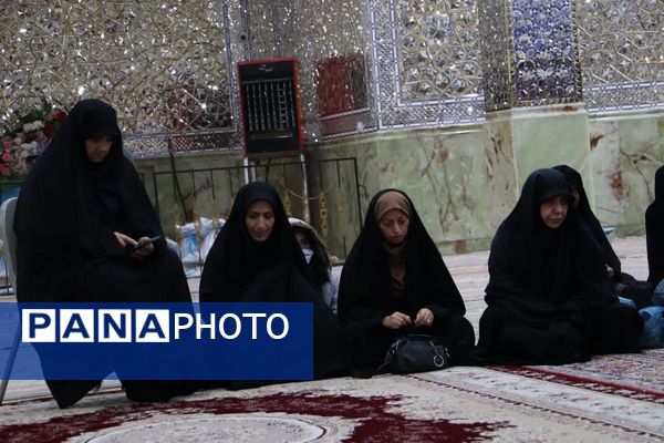 ارادتمندان اهل‌بیت در شب چهارم فاطمیه گرد هم آمدند