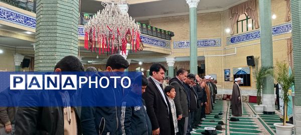 آخرین جمعه پاییز؛ هم‌نوایی دل‌ها در میعادگاه نماز جمعه