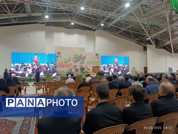 مراسم بزرگداشت شهدای حملات تروریستی رژیم صهیونسیتی در گلستان شهدای اصفهان 