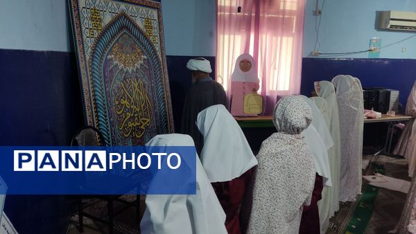 برگزاری نماز جماعت در دبستان مولوی فین