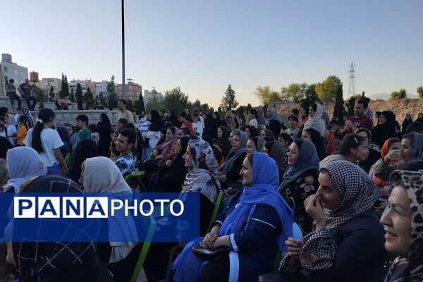جشن ولادت امام رضا(ع) در بهارستان دو