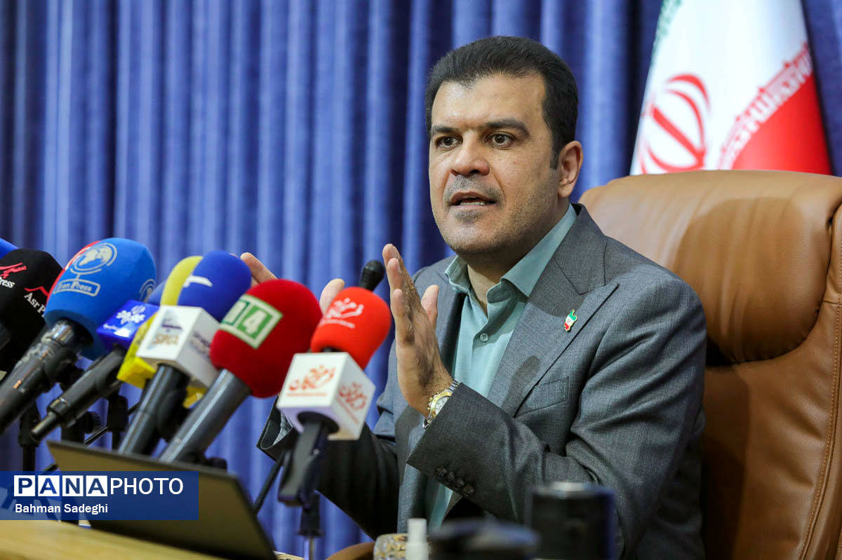 آموزش در کشور ما توانسته در سطح بین‌المللی رقابت کند/ حمایت از دانش‌آموزان مدال‌آور المپیادی