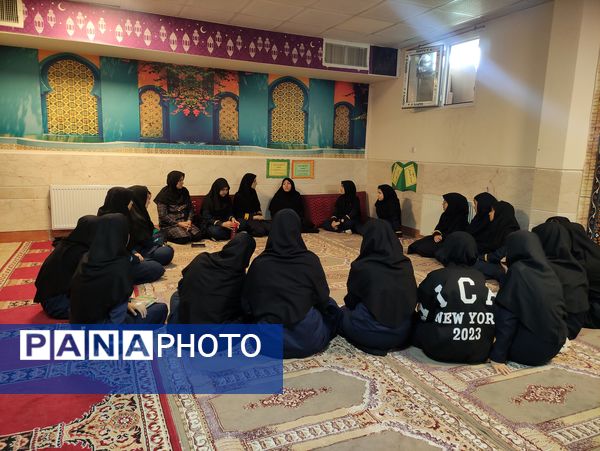 حلقه صالحین و سه‌شنبه‌های مهدوی در دبیرستان فرزانگان استعداد درخشان ملارد