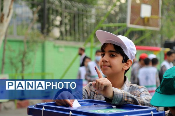 آیین نمادین کشوری بیست و هفتمین انتخابات شورای دانش‌‌آموزی