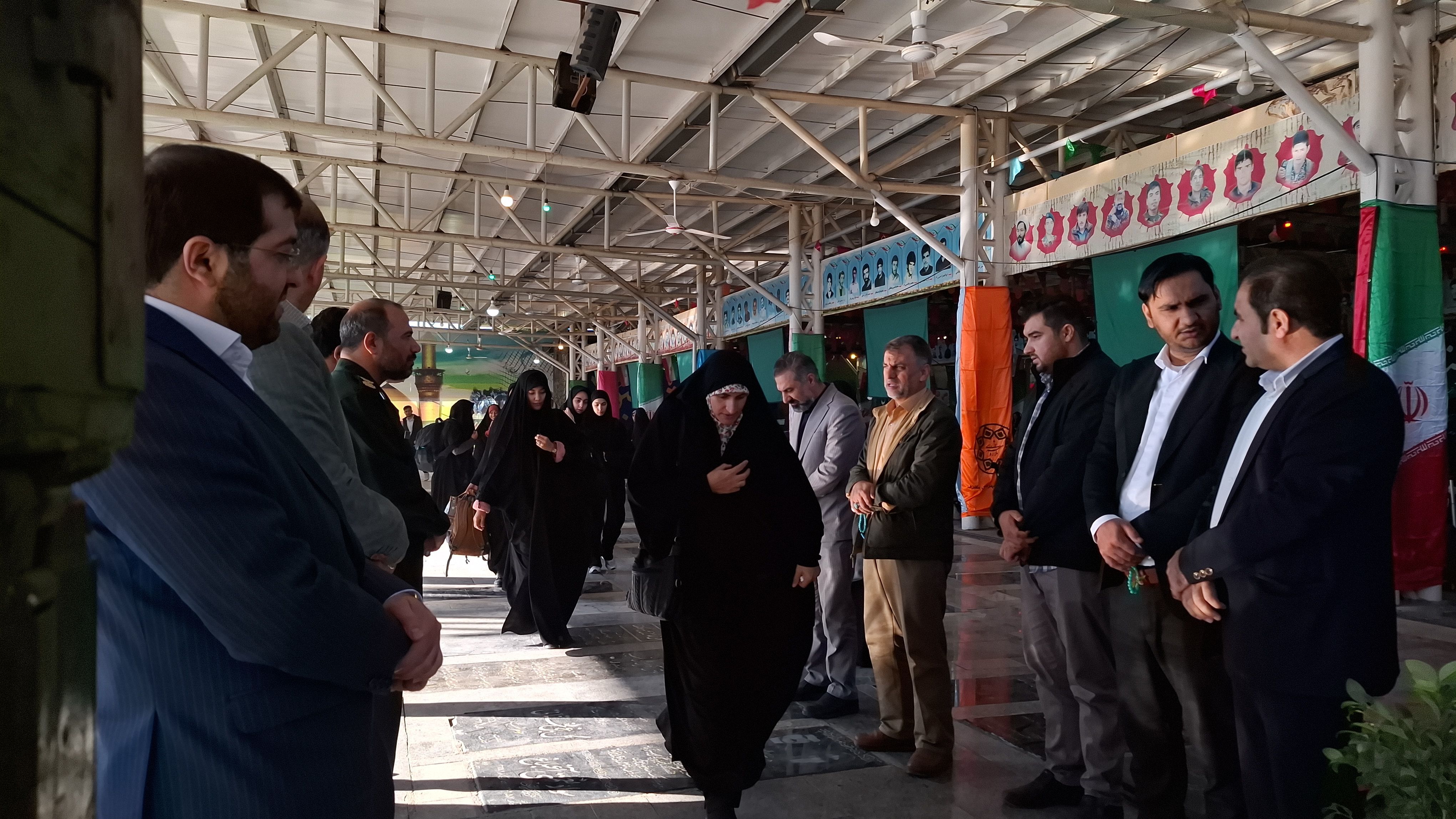 مراسم بدرقه دانش‌آموزان دختر مدارس شهرستان ملارد به مناطق عملیاتی جنوب کشور 
