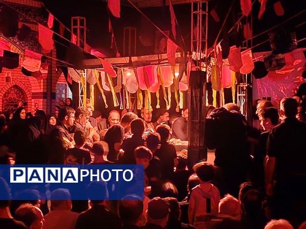 وداع مردم برخوار با شهید مدافع آسمان ایران