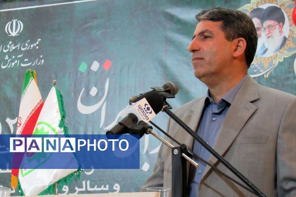 برگزاری آیین تجلیل از معلمان نمونه استان کردستان