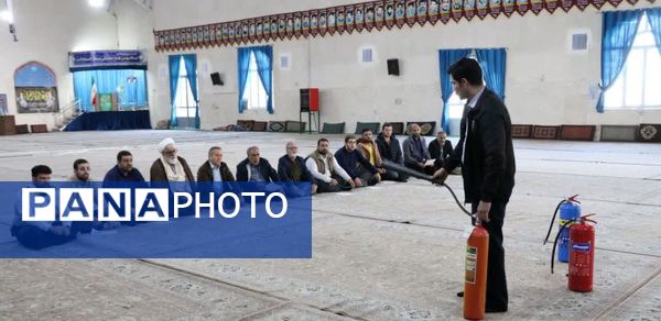 کلاس آموزشی اطفای حریق ویژه اعضای ستاد نماز جمعه محمدشهر کرج 