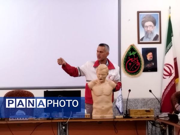 جلسه آموزشی ویژه مراقبان سلامت مدارس کاشان