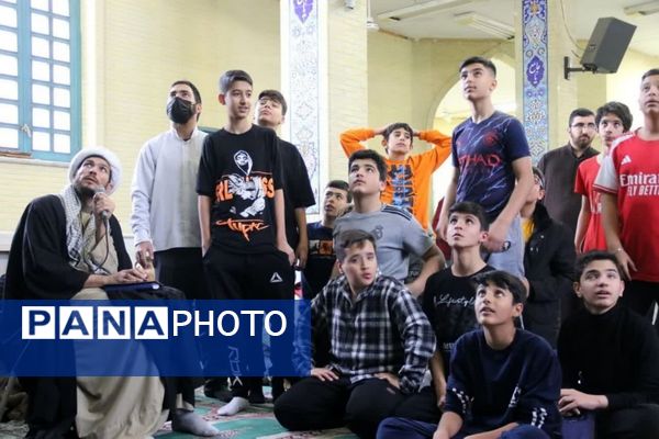 استقبال پرشور دانش‌آموزان شهریاری از آیین معنوی اعتکاف