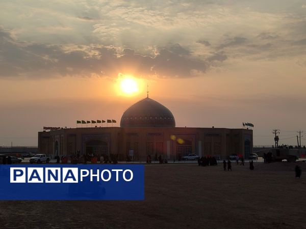 کاروان‌ دانش‌آموزی دختران در راهیان نور یادمان شهدای شلمچه