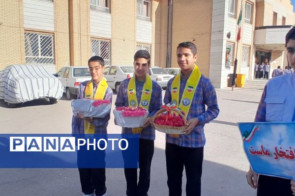 استقبال از شهید گمنام در دبیرستان معارف صدرا ولایت 