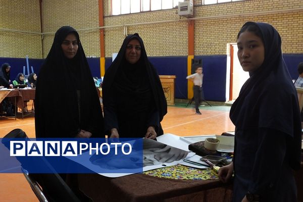 نقش‌بستن ارادت بر بوم هنر؛ نخستین رویداد هنری دانش‌آموزی پیشوا در بزرگداشت مقام معلم