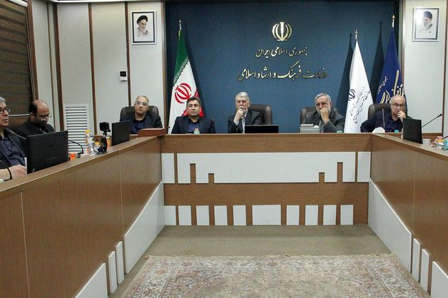 رونمایی از تازه‌های نشر ادیان توحیدی/ وزیر فرهنگ: همگی به اقلیم معنایی ایران کمک برسانیم