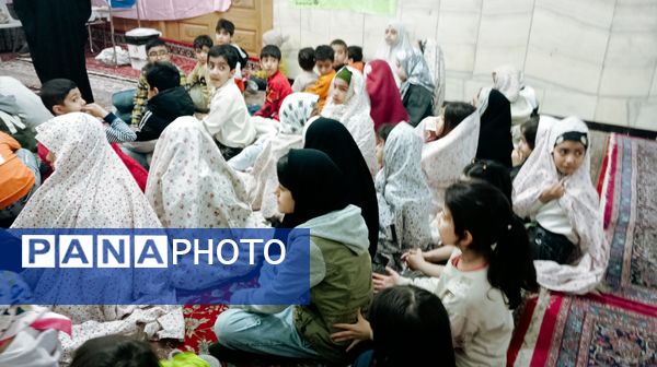 اجرای برنامه شاد برای کودکان در شهرستان کاشمر 