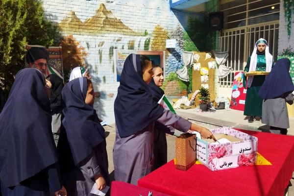 جشن عاطفه‌ها در مدارس اسکو