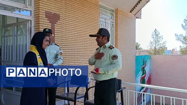 گرامیداشت هفته نیروی انتظامی در دبیرستان فرزانگان خواف 