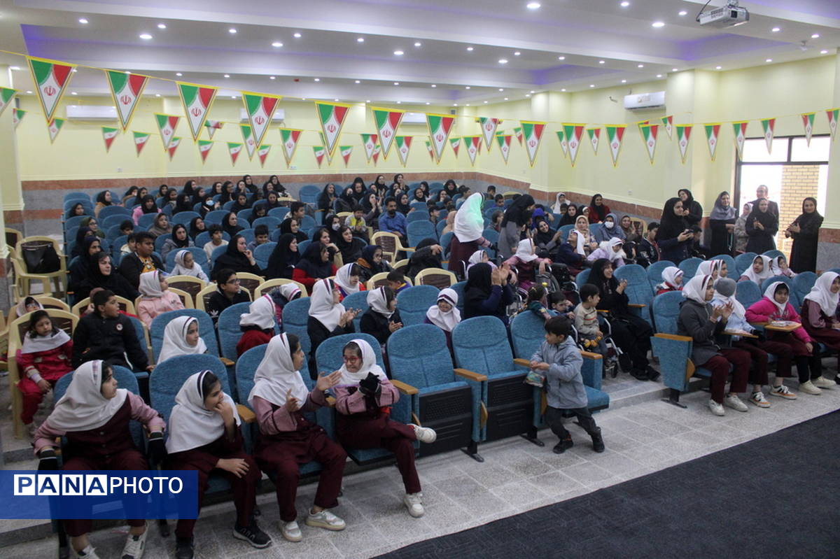 جشن دانش‌آموزان مدارس استثنایی شهرستان بوشهر به‌مناسبت میلاد حضرت زهرا (س) و روز مادر