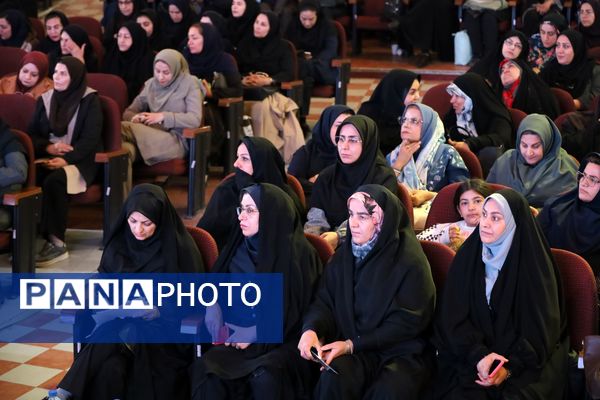 نشست هم اندیشی معاونین و مربیان پرورشی و مشاوران مدارس شهر شیراز 