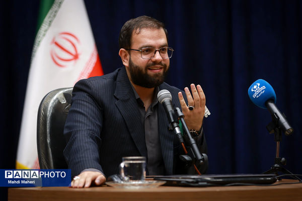 مراسم آموزش کاروان‌های عمره دانش‌آموزی به دانش‌آموزان عازم سرزمین وحی