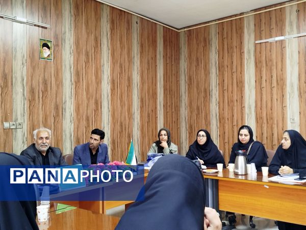 جلسه تعیین قیمت فرم مدارس فاروج 