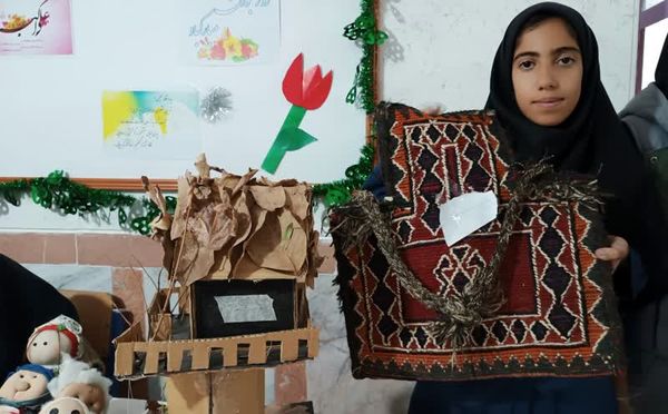برپایی بازارچه کسب و کار دانش‌آموزی مدرسه الزهرا مارگون