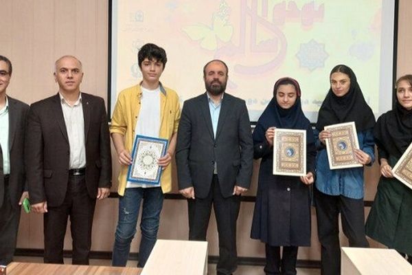 ۹ دانش‌آموز البرزی درجشنواره‌های ادبی خوش درخشیدند