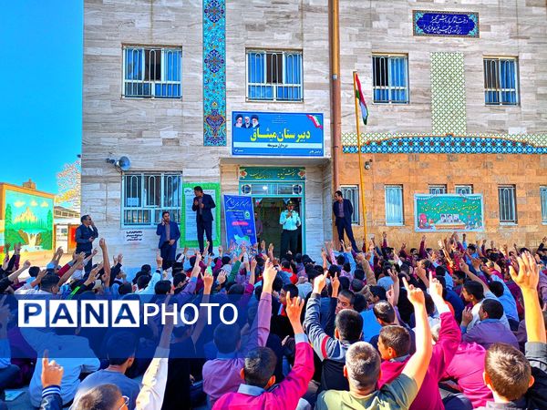 حضور رییس پلیس فتا شهرستان کاشمر در دبیرستان میثاق