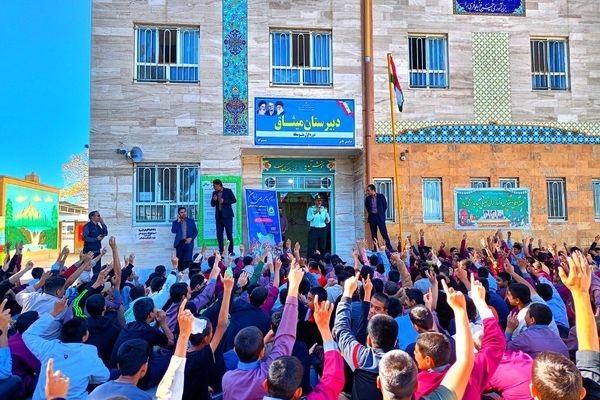 حضور رییس پلیس فتا شهرستان کاشمر در دبیرستان میثاق