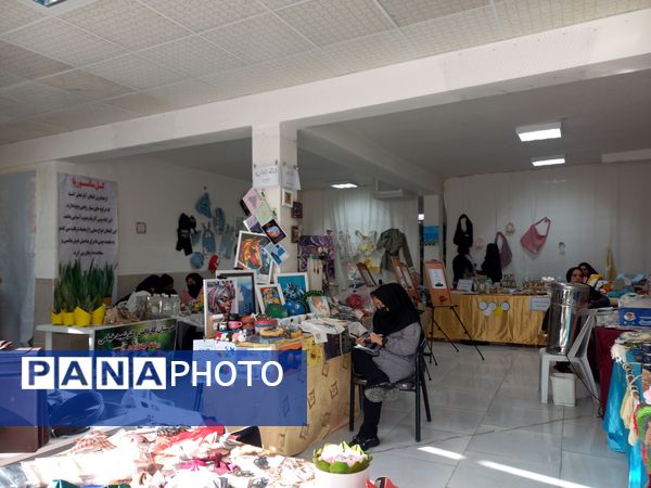 نمایشگاه کار آفرینی هنرستان های ناحیه یک مشهد مقدس 