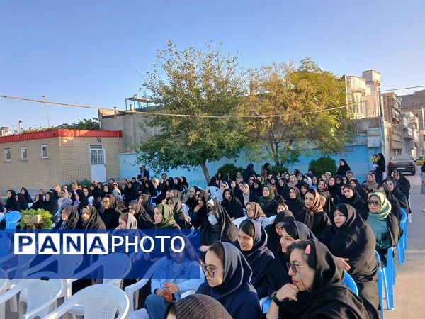  اولین مجمع انجمن اولیا و مربیان در دبیرستان فاطمیه