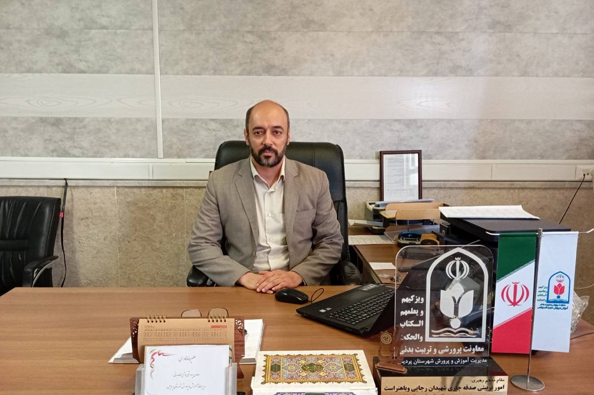 برنامههای پرورشی و فرهنگی با هدف ارتقاء هویت دینی و فرهنگی دانشآموزان تدوین شده است