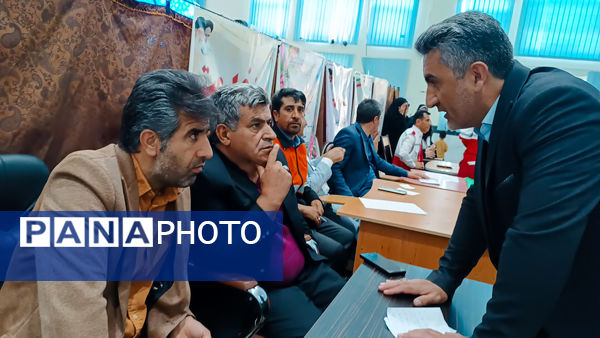 برپایی میز خدمت فرماندار و مدیران شهرستان مارگون 