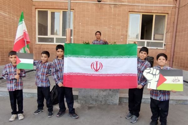  بزرگداشت روز دانش آموز در آموزشگاه معارف۶ شیراز 