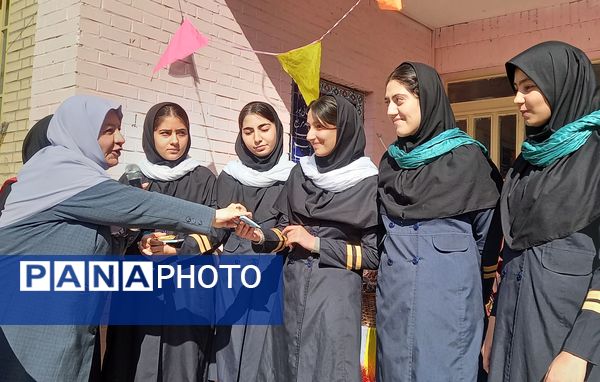 ویژه برنامه ولادت حضرت زینب(س) و روز پرستار در آموزشگاه کاشانی پور ملارد 