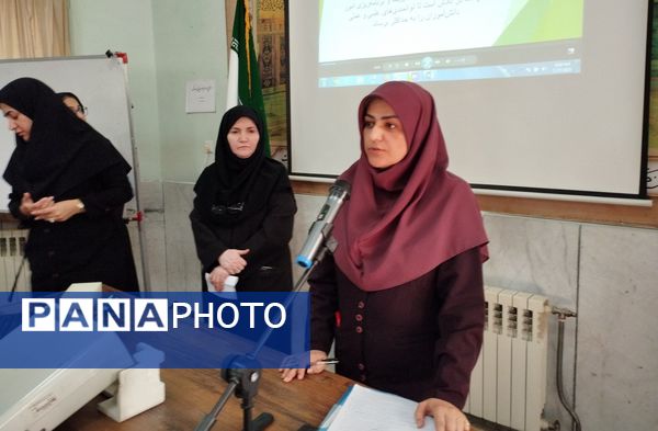 جلسه انجمن و اولیا در هنرستان کاردانش حافظ 
