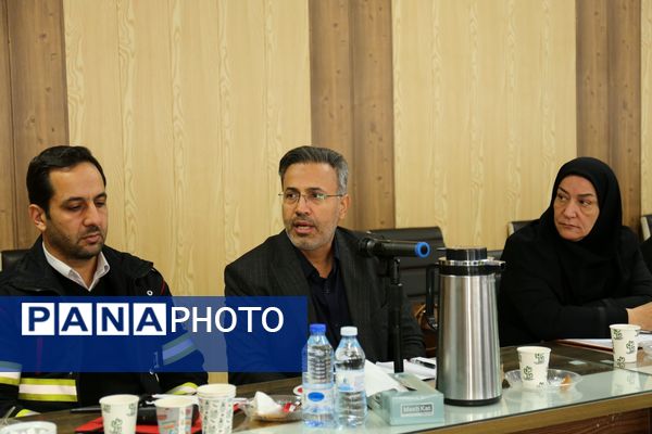 جلسه هماهنگی بیست و هفتمین مانور زلزله و ایمنی در مدارس آذربایجان شرقی