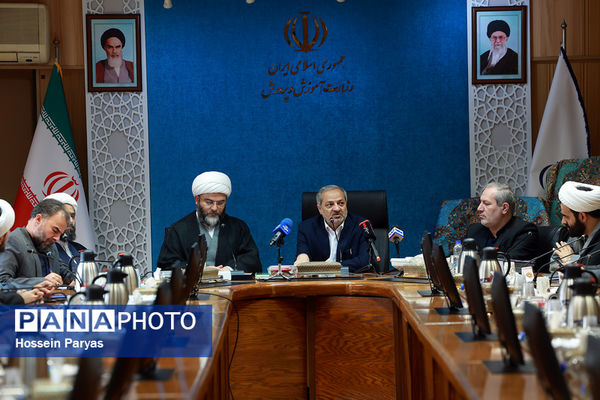 آیین رونمایی از کاربرگ حفظ موضوعی قرآن کریم و بازی آی‌لیگ
