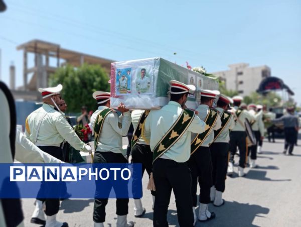 تشییع پیکر شهید استوار یکم محمد تنگستانی در بندرلنگه 