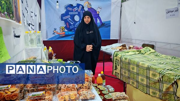 نمایشگاه خدمت 46 به مناسبت هفتهٔ بسیج در نیشابور 