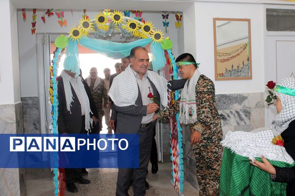 نواختن زنگ ایثار، شهادت و نماز در آموزشگاه ولایت شهرستان فریمان