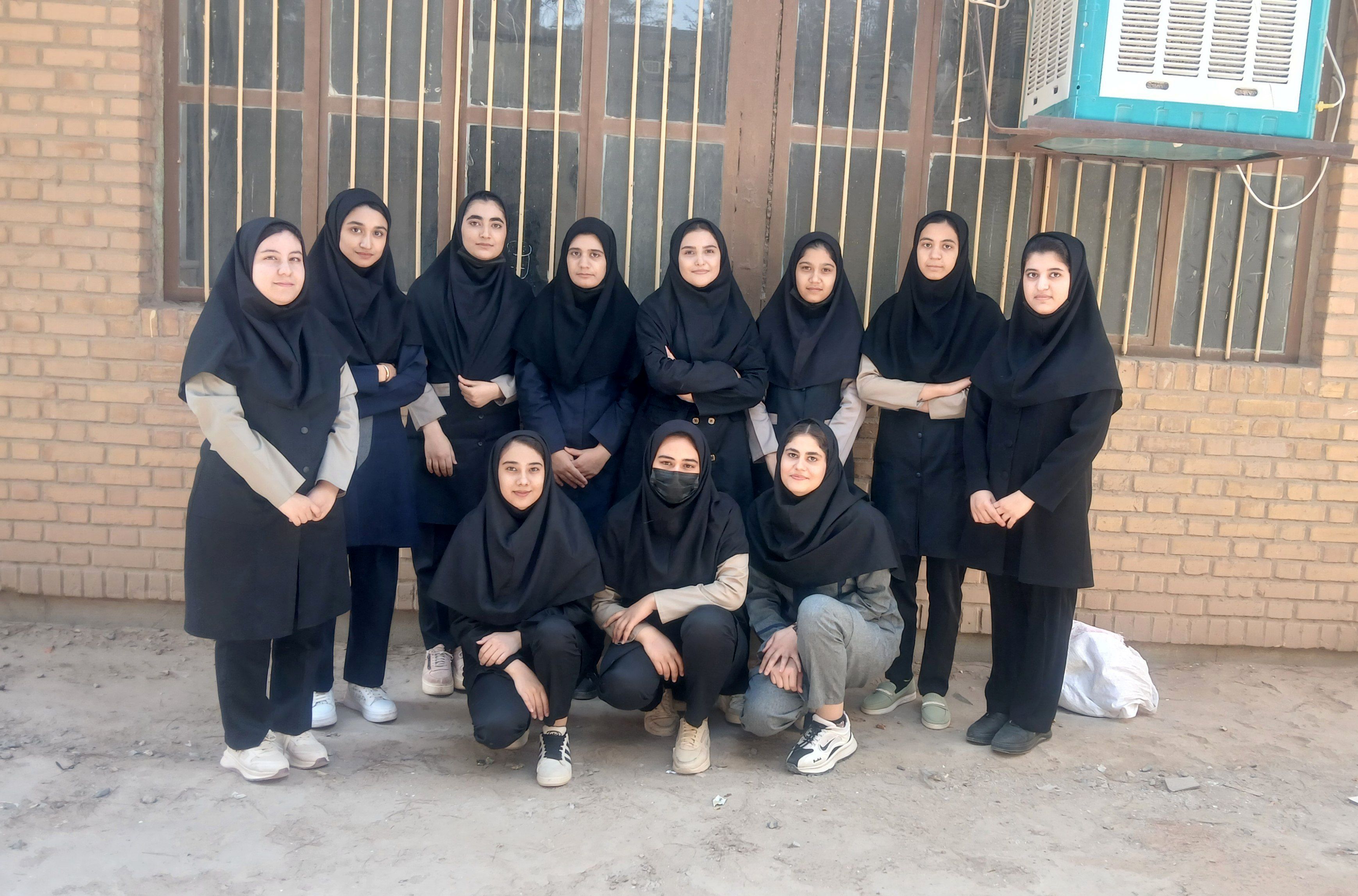 قاب یادگاری از دانش آموزان پایه دوازدهم دبیرستان زکیه