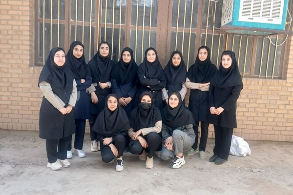 قاب یادگاری از دانش آموزان پایه دوازدهم دبیرستان زکیه