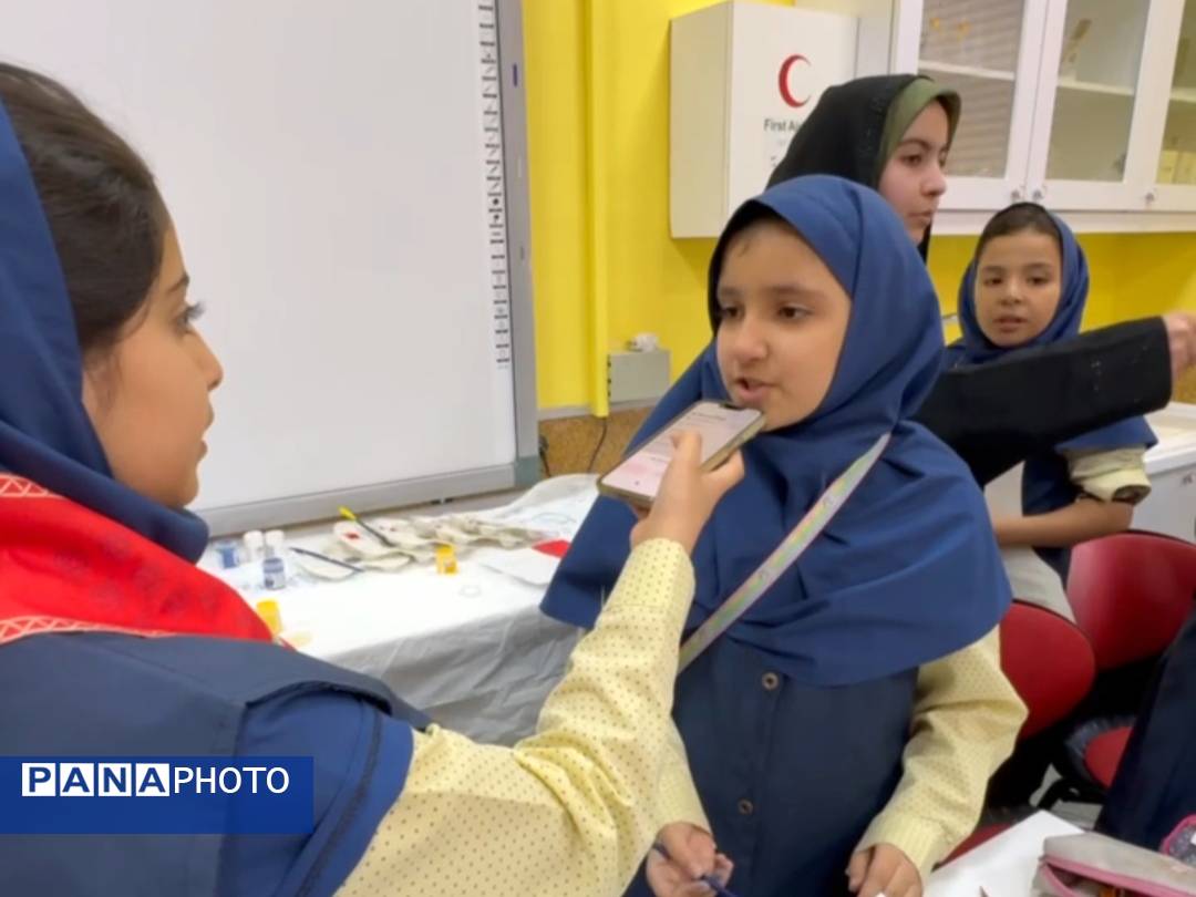 شکوفایی استعدادهای هنری دانش آموزان پایه چهارم دبستان آرمینه مصلی نژاد